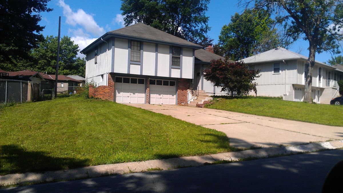 9006 Tennessee Ave in Kansas City, MO - Building Photo