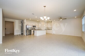 1573 Isleta Lp in Kissimmee, FL - Building Photo - Building Photo