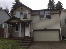 37828 Hamilton Ridge Dr in Sandy, OR - Building Photo