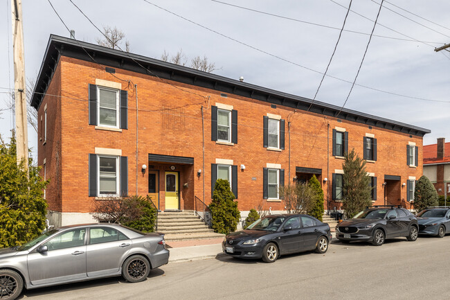 371 Templeton St in Ottawa, ON - Building Photo - Primary Photo