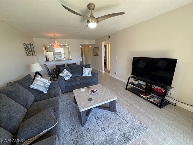 8383 Charter Club Cir in Ft. Myers, FL - Building Photo - Building Photo