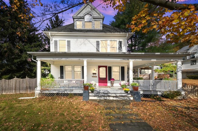 property at 86 West St