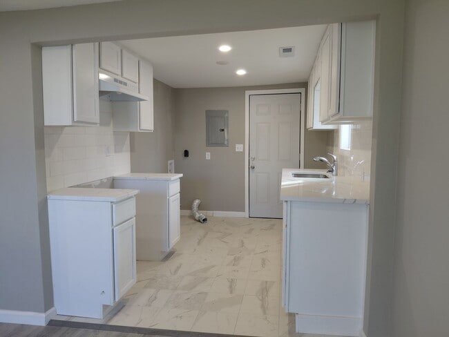 property at 1949 Beck St