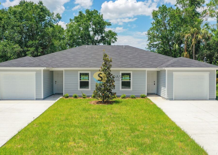 22 Pine Hill Ln in Palm Coast, FL - Building Photo