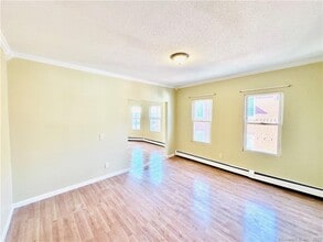 398 Park St in New Britain, CT - Building Photo - Building Photo