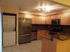 1567 Shaker Cir in Wellington, FL - Building Photo - Building Photo