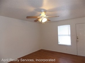 5501 Rose Hill Cir in Austin, TX - Building Photo - Building Photo