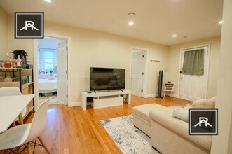 66 Egmont St in Brookline, MA - Building Photo - Building Photo