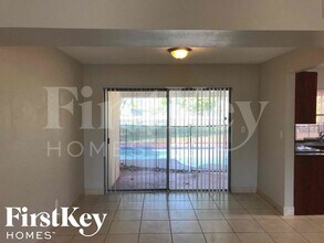 3427 NW 37th St in Lauderdale Lakes, FL - Building Photo - Building Photo