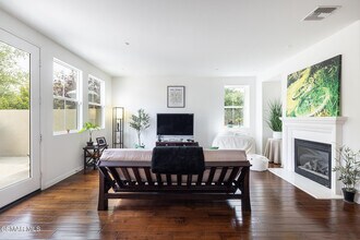 1513 Silver Shadow Dr in Thousand Oaks, CA - Building Photo - Building Photo