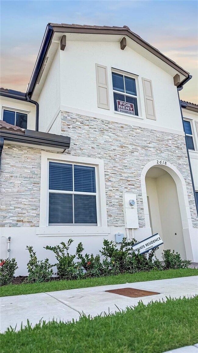 property at 2618 SE 29th St