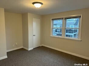 827 E Park Ave-Unit -upper in Long Beach, NY - Building Photo - Building Photo