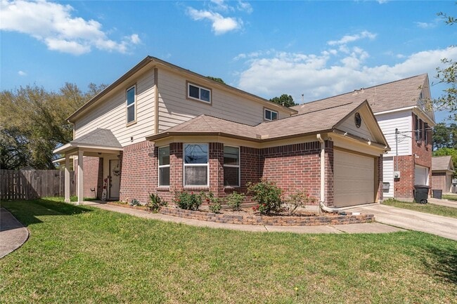 16734 Warbler Dr in Conroe, TX - Foto de edificio - Building Photo