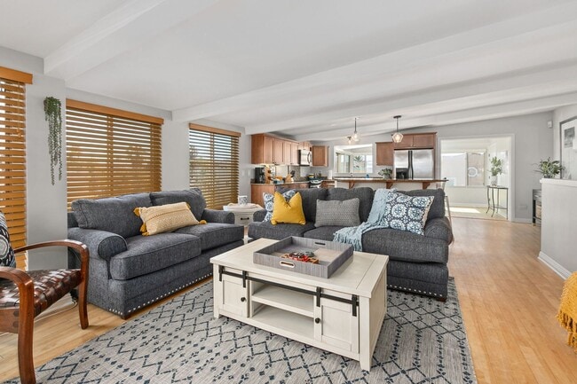 3745 Mission Blvd in San Diego, CA - Building Photo - Building Photo