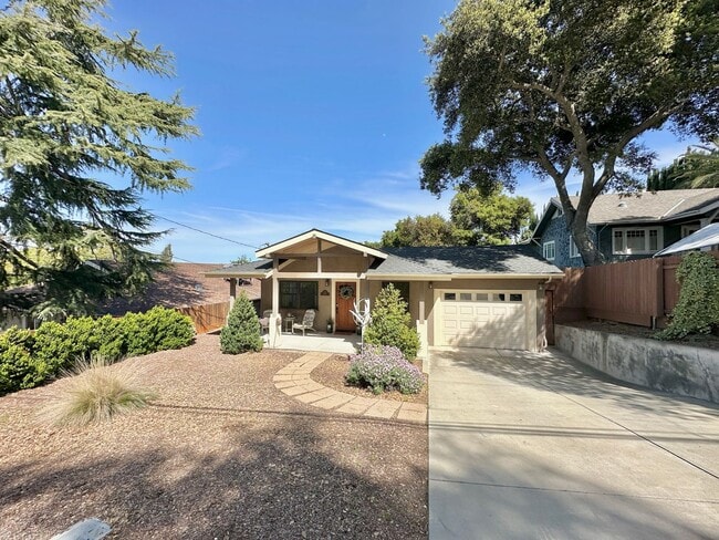 1120 Chestnut St in Paso Robles, CA - Building Photo - Building Photo