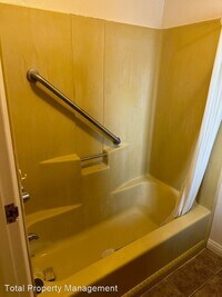 782-1423 Brokaw Ave photo'