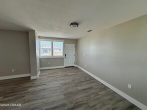 127 Moore Ave in Daytona Beach, FL - Building Photo - Building Photo