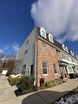 4471 Driftwood Dr in Philadelphia, PA - Building Photo