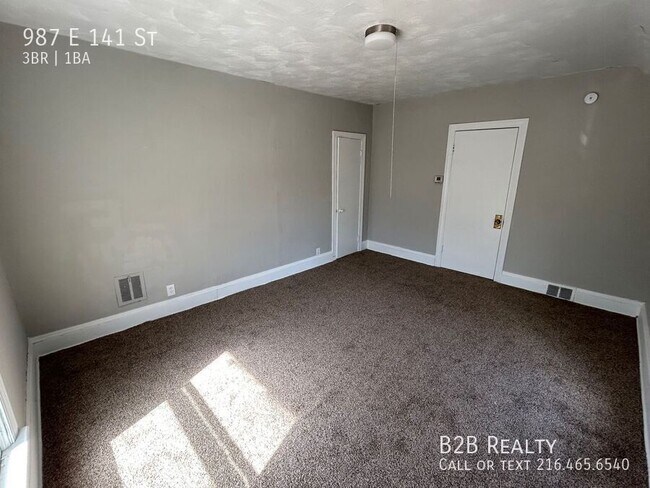987 E 141st St in Cleveland, OH - Building Photo - Building Photo
