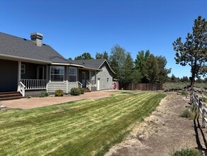 20865 Dione Way in Bend, OR - Building Photo - Building Photo