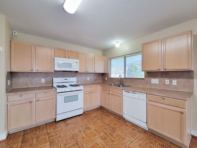 19803 Falcon Hill Ct