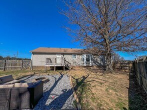 246 Waterford Dr in Oak Grove, KY - Building Photo - Building Photo