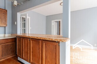 511 W Melrose St, Unit 316 in Chicago, IL - Foto de edificio - Building Photo