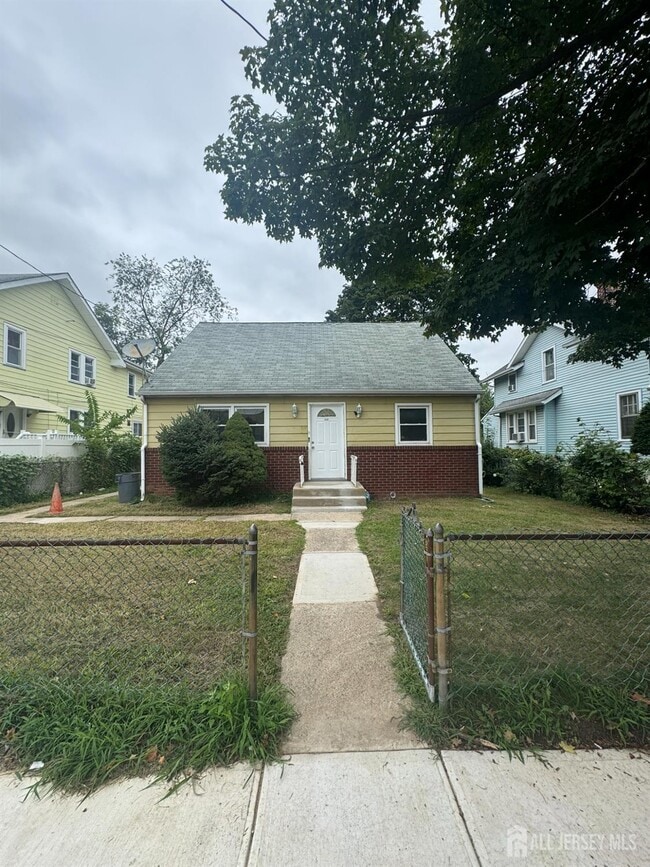 property at 104 Parkway Ave
