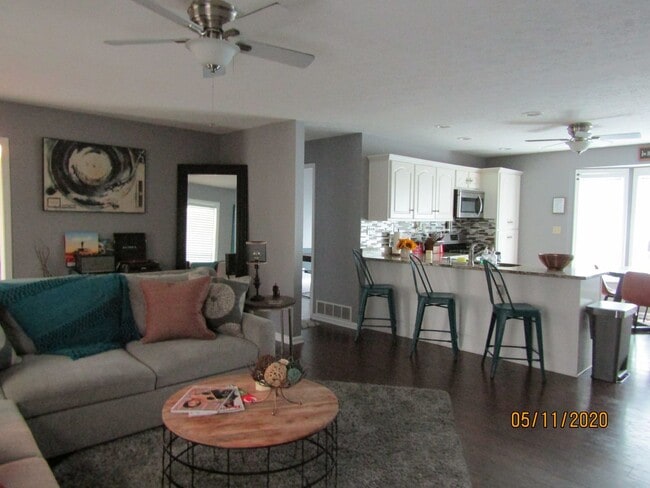 802 Greenview Cir in Elizabethtown, KY - Building Photo - Building Photo