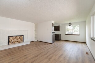 514 E Longfellow Ave in Spokane, WA - Building Photo