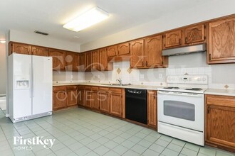 5418 Shore Dr in St. Augustine, FL - Foto de edificio - Building Photo