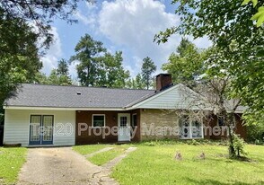 1609 4th Pl in Phenix City, AL - Building Photo