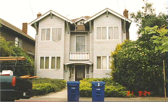 1381 Versailles Ave in Alameda, CA - Building Photo - Building Photo