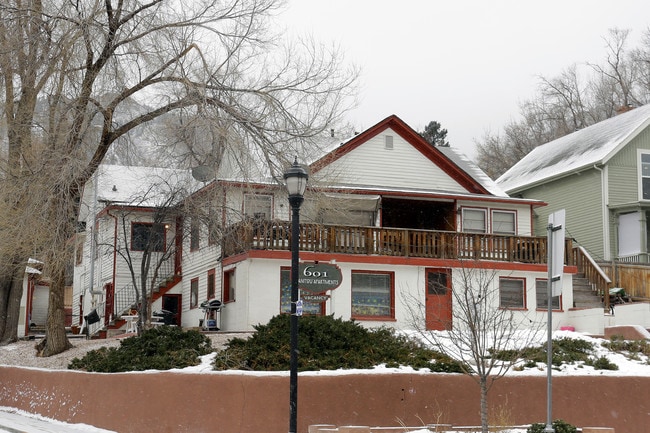 601 Manitou Ave in Manitou Springs, CO - Foto de edificio - Building Photo
