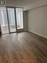 26 Hanover Rd in Brampton, ON - Building Photo