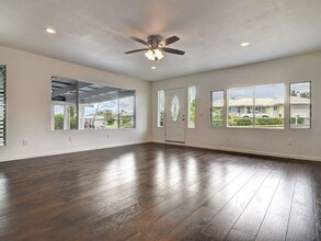 1376 Ala Kula St in Hilo, HI - Building Photo - Building Photo