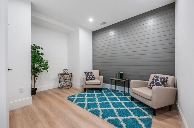 7 Cedar Ave in Somerville, MA - Building Photo - Building Photo