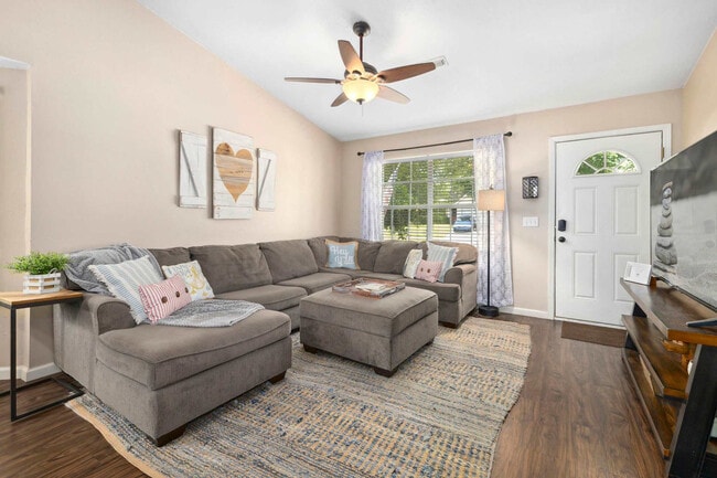 property at 3191 W Oakfield St
