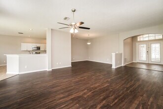 4341 Larkenheath Dr in Spring Hill, FL - Building Photo - Building Photo