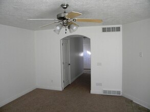 853 Quinn Ct in Ogden, UT - Building Photo - Building Photo