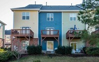 215 Dove Cottage Ln in Cary, NC - Foto de edificio - Building Photo