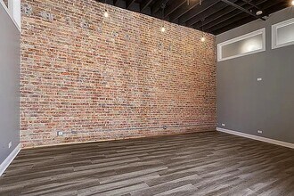 1026 S State St, Unit 2S in Lockport, IL - Building Photo - Building Photo