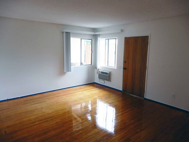 5326 Lincoln Ave, Unit HP 2 in Los Angeles, CA - Foto de edificio - Building Photo