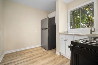 8 S Reed Ave in Mobile, AL - Building Photo - Building Photo