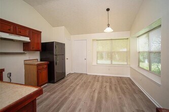 16906 Canary St in Conroe, TX - Building Photo - Building Photo