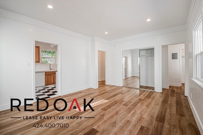 1818 Whitley Ave in Los Angeles, CA - Building Photo - Building Photo