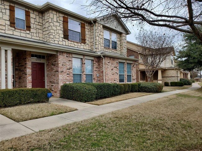 2726 Denali Park Dr in Grand Prairie, TX - Foto de edificio - Building Photo