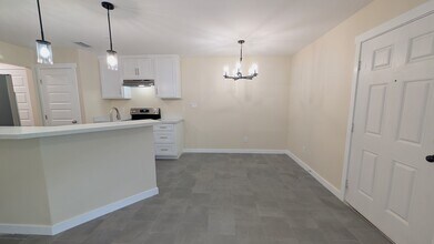 2205 Multi National in Harlingen, TX - Foto de edificio - Building Photo