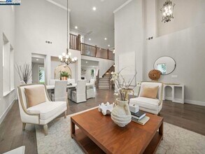 1588 Alamo Way in Alamo, CA - Building Photo - Building Photo