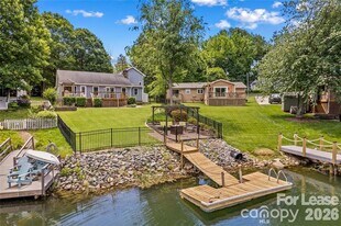 21112 Rio Oro Dr in Cornelius, NC - Building Photo